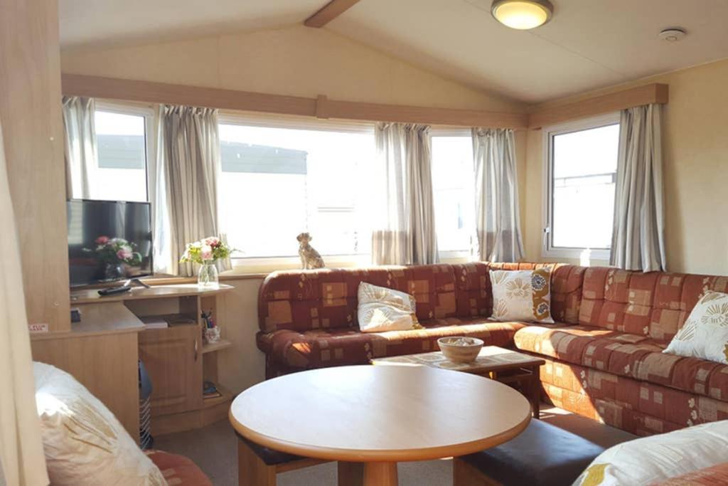 Sea Breeze Holiday Van, Close To Beach - Pets Go Free Heacham Exterior photo