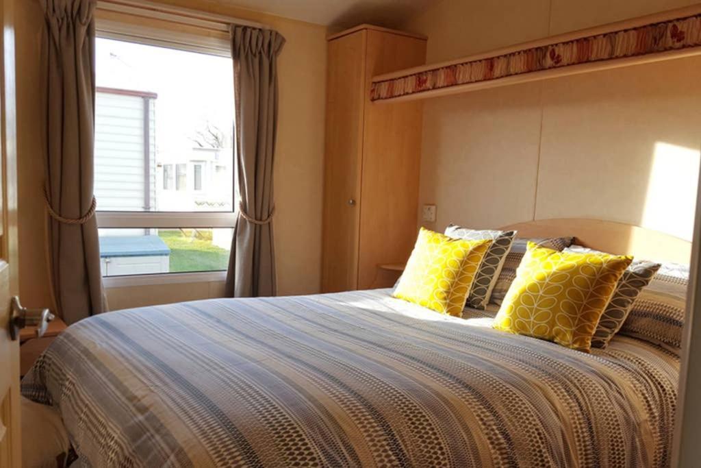 Sea Breeze Holiday Van, Close To Beach - Pets Go Free Heacham Exterior photo